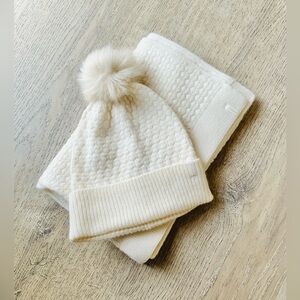 Athleta Cream Knit Pom-Pom Hat & Scarf Set Women's OS